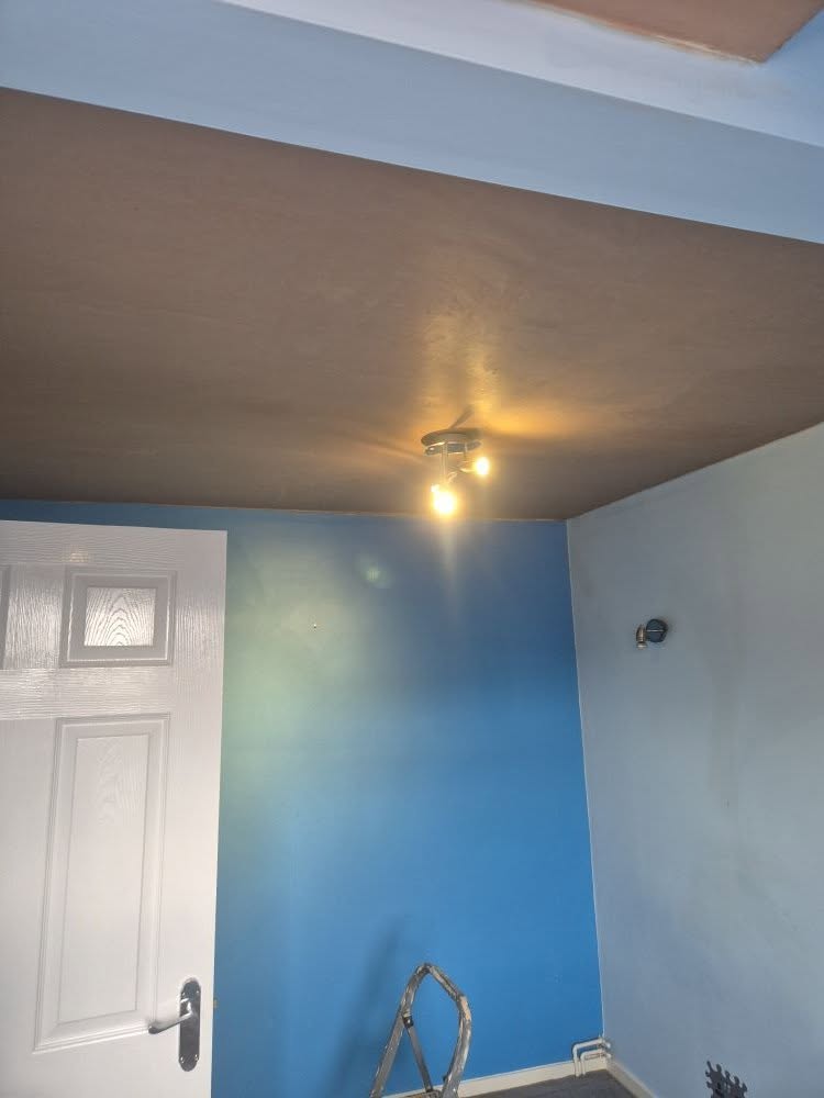 Skimmed ceiling